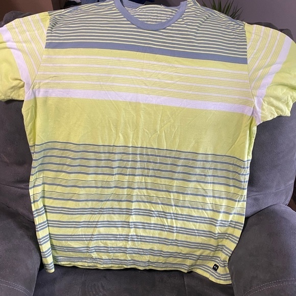 Oakley T Shirt - Picture 1 of 3